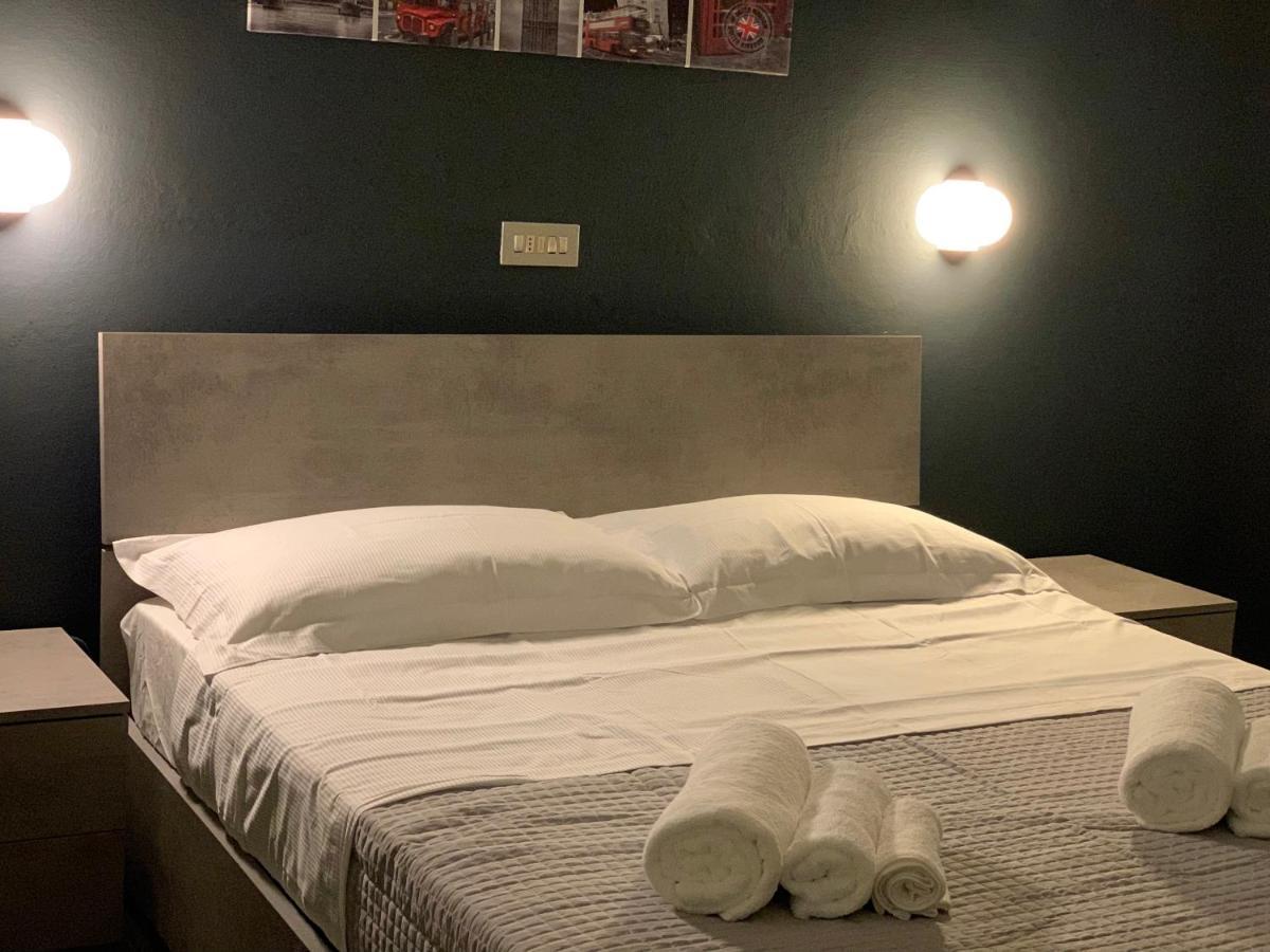 Hotel Neyra Beach Римини Экстерьер фото