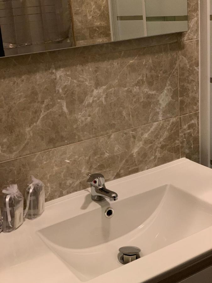 Hotel Neyra Beach Римини Экстерьер фото