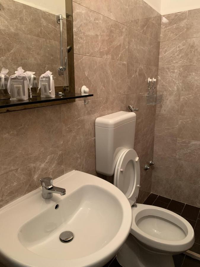 Hotel Neyra Beach Римини Экстерьер фото
