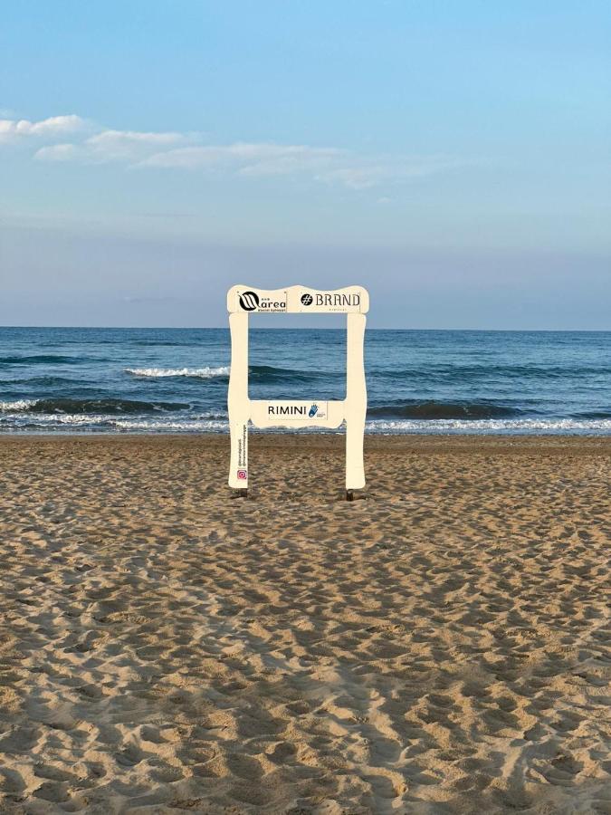 Hotel Neyra Beach Римини Экстерьер фото